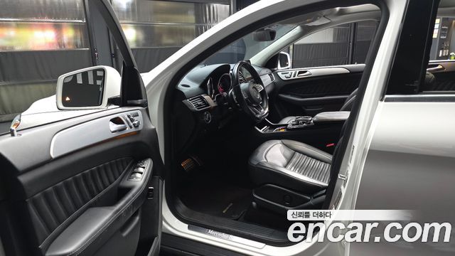 Mercedes-Benz GLE-Class 2018 — photo 10