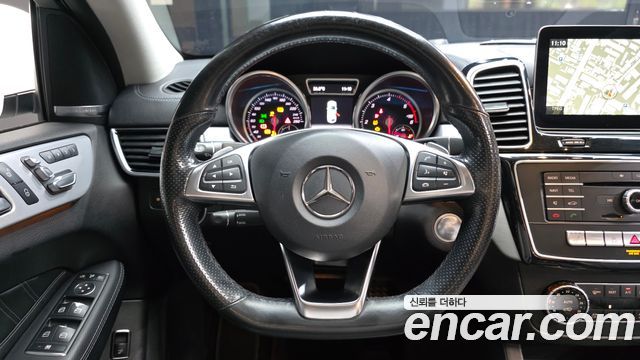 Mercedes-Benz GLE-Class 2018 — photo 13