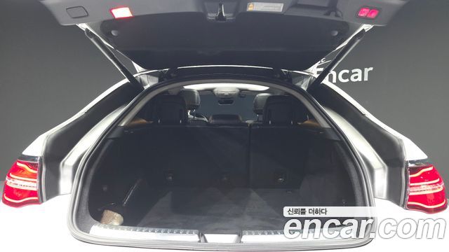 Mercedes-Benz GLE-Class 2018 — photo 20