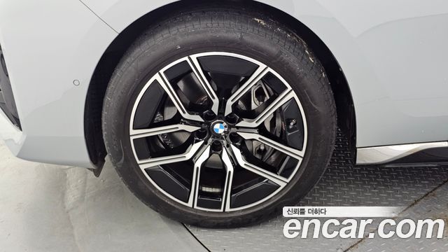 BMW 7-Series 2023 — photo 5