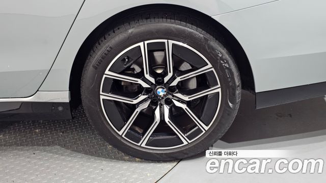 BMW 7-Series 2023 — photo 7