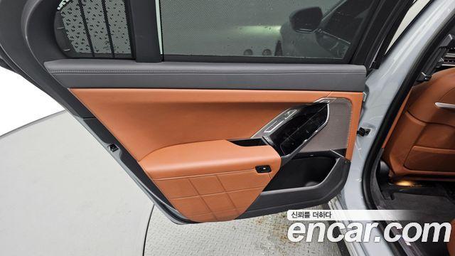 BMW 7-Series 2023 — photo 15