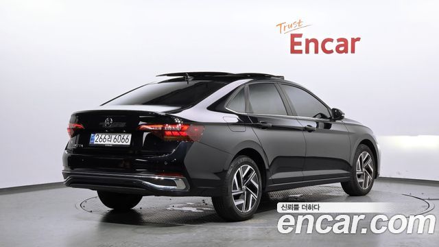 Volkswagen Jetta 2023 — photo 2