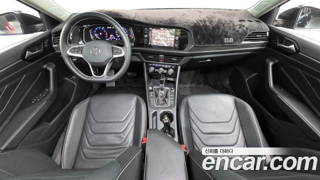 Volkswagen Jetta 2023 — photo 7