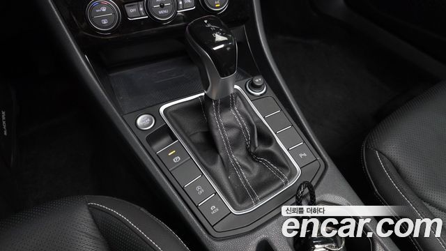 Volkswagen Jetta 2023 — photo 9
