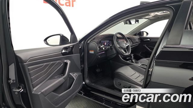 Volkswagen Jetta 2023 — photo 10