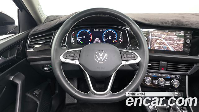 Volkswagen Jetta 2023 — photo 12