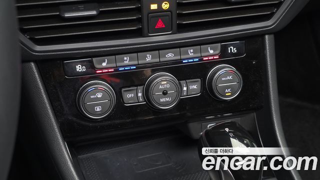 Volkswagen Jetta 2023 — photo 18