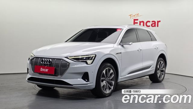 Audi e-tron 2022 — photo 1