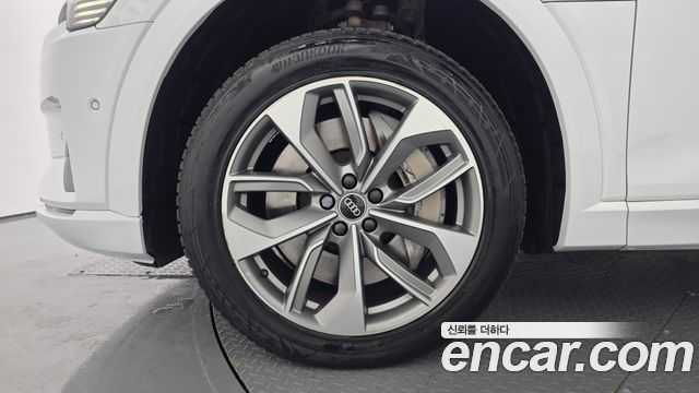 Audi e-tron 2022 — photo 5