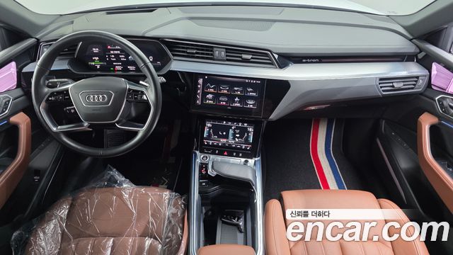 Audi e-tron 2022 — photo 7