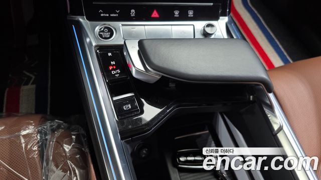 Audi e-tron 2022 — photo 9