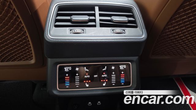 Audi e-tron 2022 — photo 18