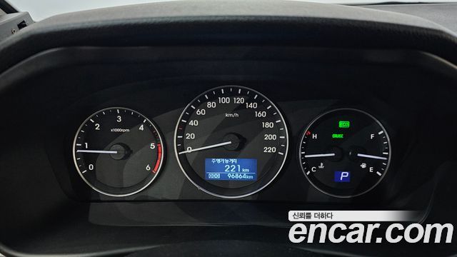 Hyundai Starex 2019 — photo 11