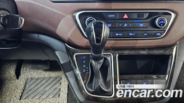 Hyundai Starex 2019 — photo 12