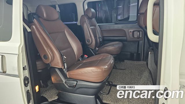Hyundai Starex 2019 — photo 17