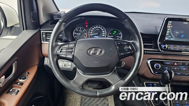 Hyundai Starex 2019 — photo 18