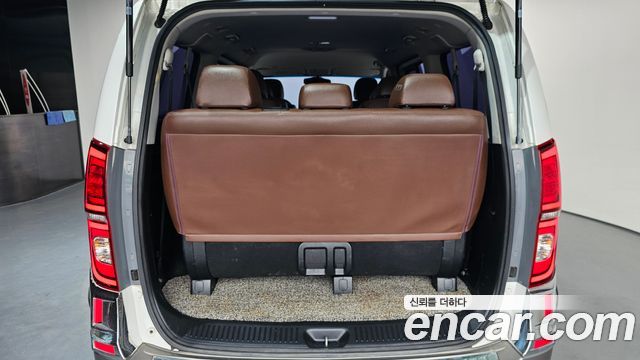 Hyundai Starex 2019 — photo 26