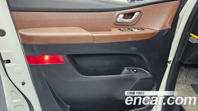 Hyundai Starex 2019 — photo 14