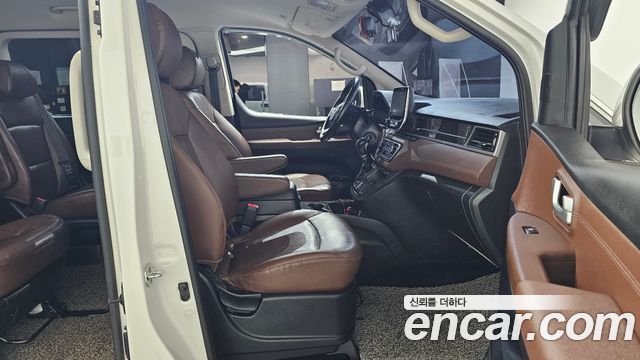 Hyundai Starex 2019 — photo 16