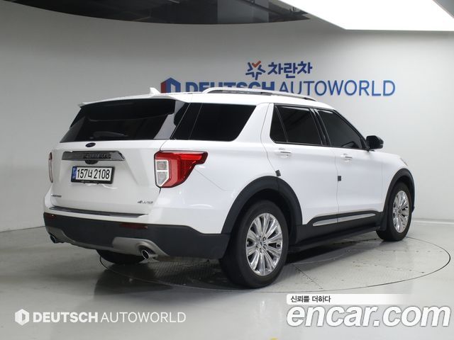 Ford Explorer 2022 — photo 2