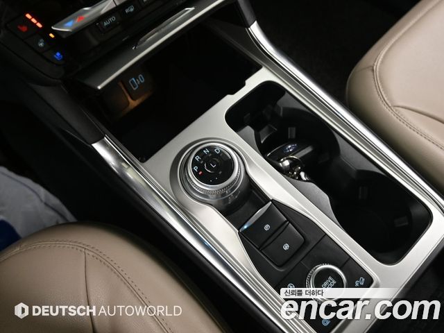 Ford Explorer 2022 — photo 9