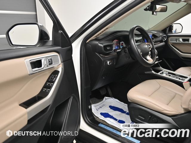 Ford Explorer 2022 — photo 10