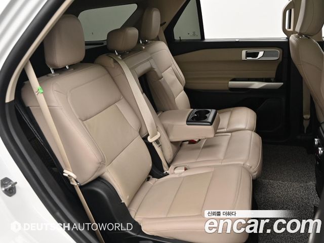 Ford Explorer 2022 — photo 12