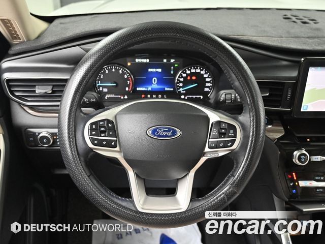 Ford Explorer 2022 — photo 13