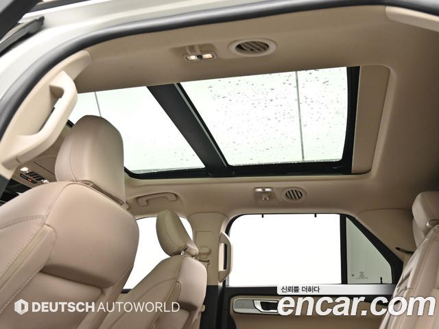Ford Explorer 2022 — photo 18