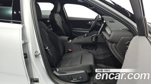 Polestar Polestar 2 2023 — photo 13