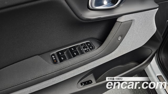 Polestar Polestar 2 2023 — photo 24