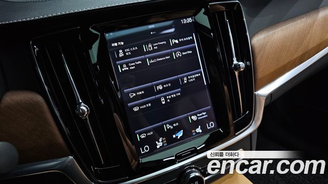 Volvo S90 2019 — photo 17