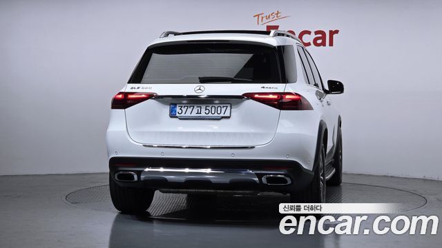Mercedes-Benz GLE-Class 2025 — photo 4