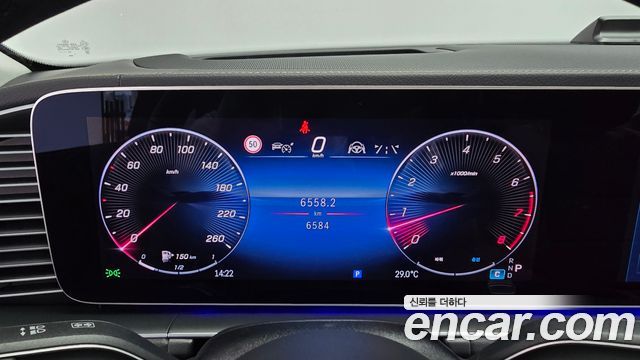 Mercedes-Benz GLE-Class 2025 — photo 11