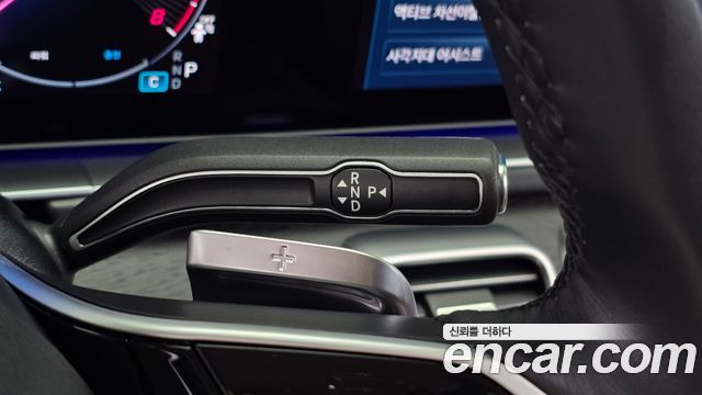 Mercedes-Benz GLE-Class 2025 — photo 12