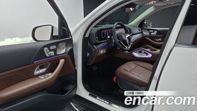 Mercedes-Benz GLE-Class 2025 — photo 13