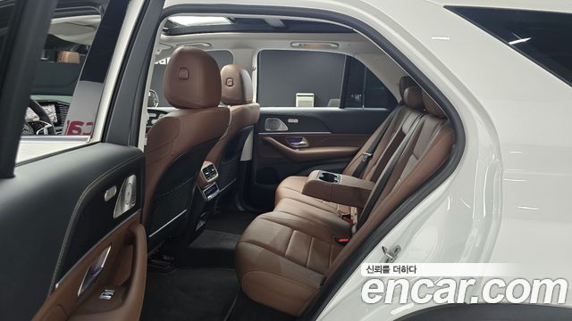 Mercedes-Benz GLE-Class 2025 — photo 17
