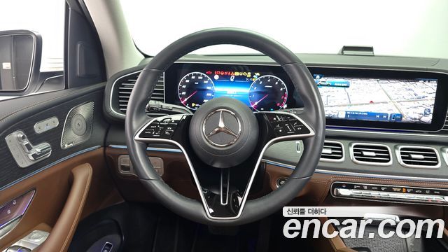 Mercedes-Benz GLE-Class 2025 — photo 18