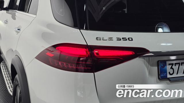 Mercedes-Benz GLE-Class 2025 — photo 9
