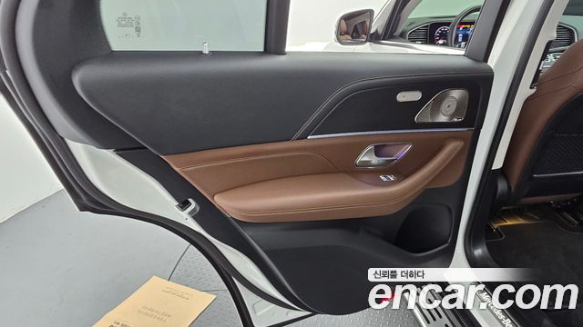 Mercedes-Benz GLE-Class 2025 — photo 15