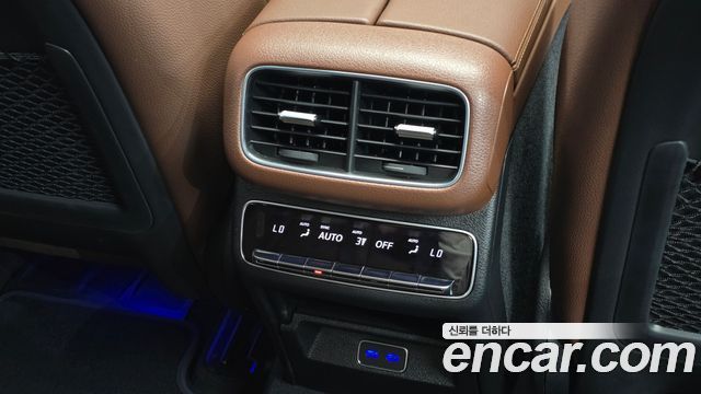 Mercedes-Benz GLE-Class 2025 — photo 29