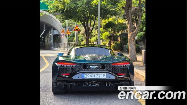Mclaren Artura 2023 — photo 8