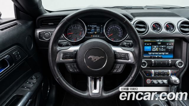 Ford Mustang 2016 — photo 13