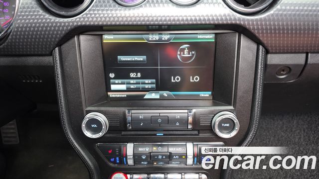 Ford Mustang 2016 — photo 14