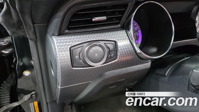 Ford Mustang 2016 — photo 17