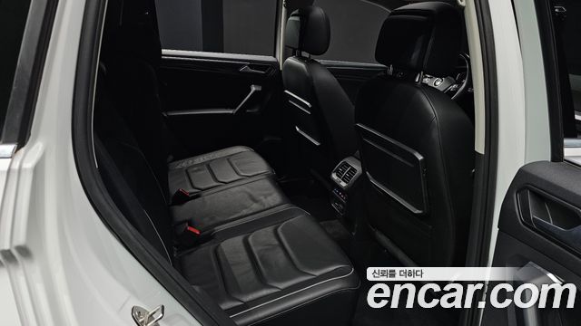 Volkswagen Tiguan 2020 — photo 12