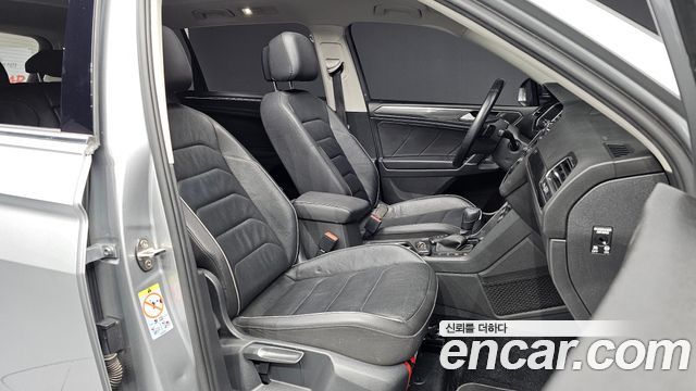 Volkswagen Tiguan 2020 — photo 17