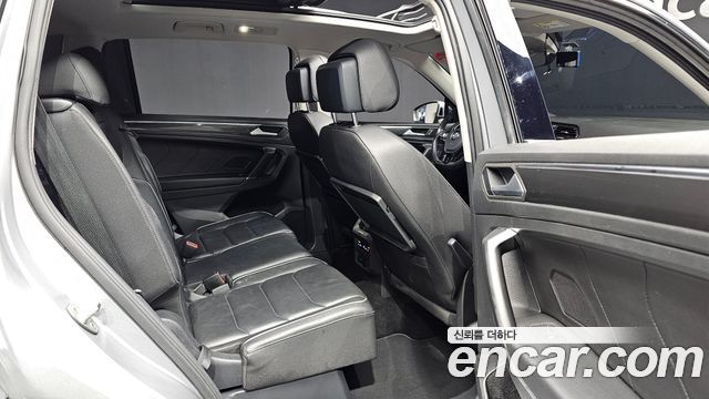 Volkswagen Tiguan 2020 — photo 18