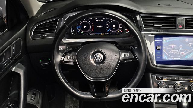 Volkswagen Tiguan 2020 — photo 19